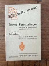 Euwe, M. Wit speelt.. En wint, Twintig Partijstellingen, behorende bij de AVRO cursus