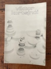 34377 Kortsjnoi, V. Viktor Kortsjnoi, dertig jaar schaakprofessional in de Sovjetunie