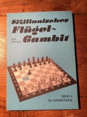 Schwarz, R. Sizilianisches Flügel-Gambit
